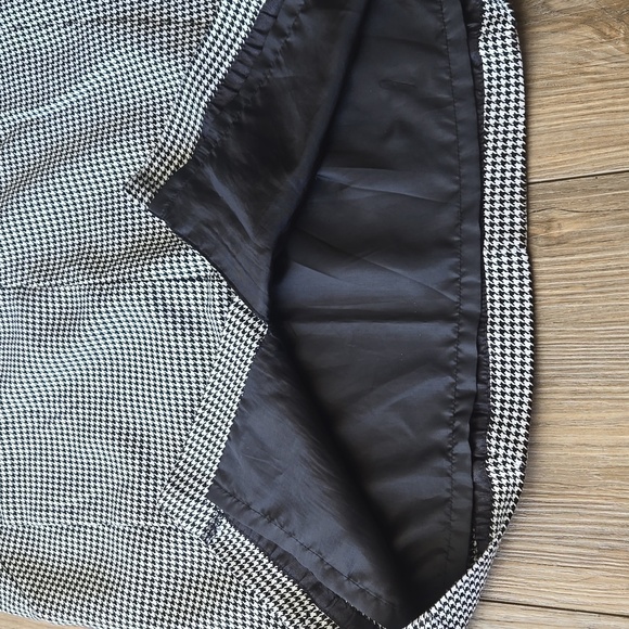 Worthington Houndstooth Pencil Skirt - Picture 4 of 6